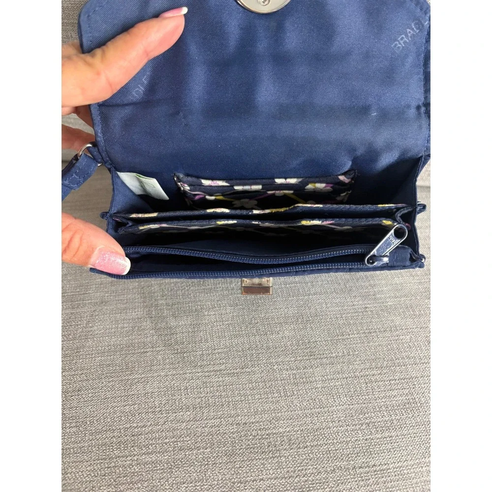Vera Bradley Navy Blue Quilted Microfiber Turn‎ Lock Wristlet Wallet Clutch